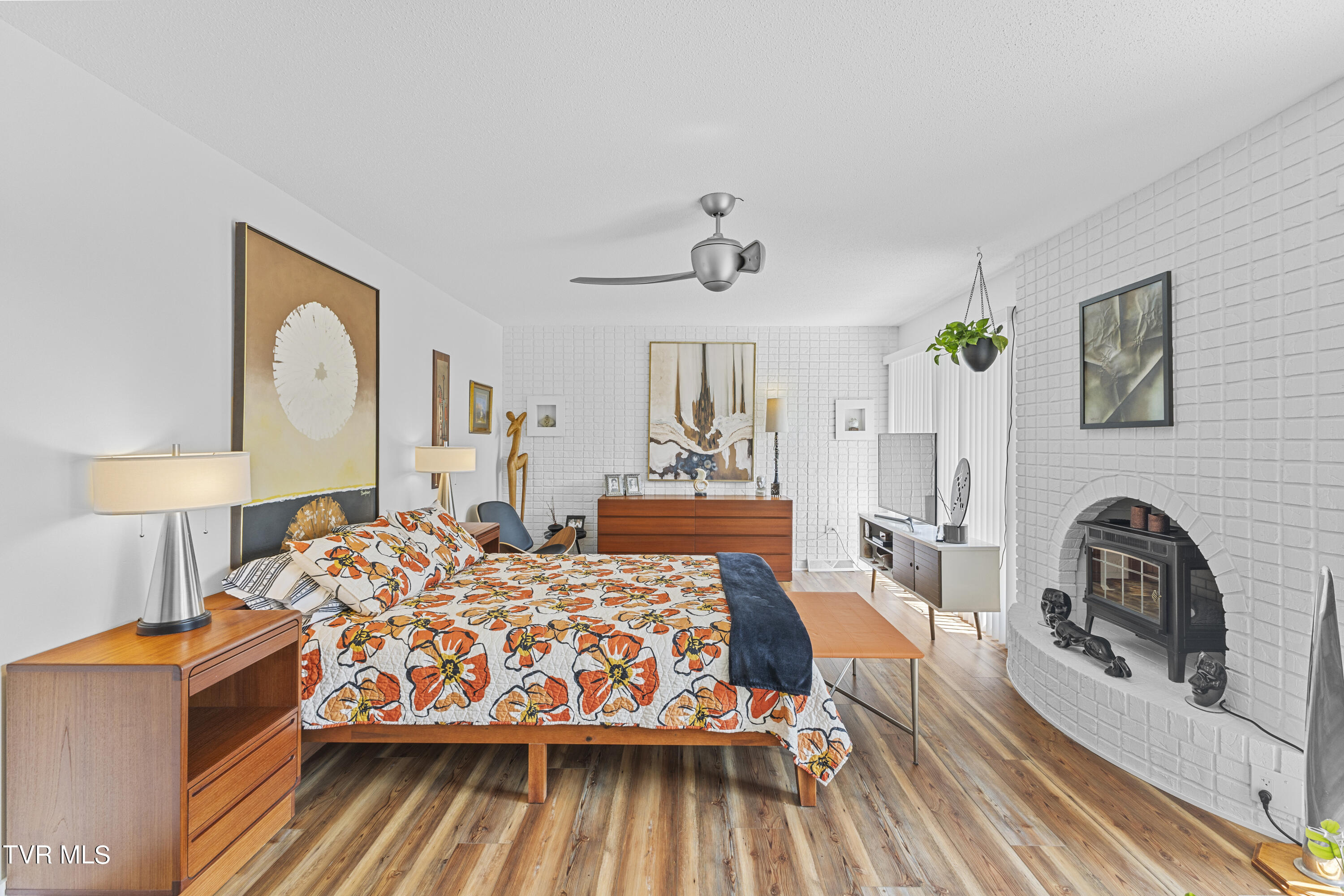 3 Beechwood Circle Johnson City, TN 37604 - Photo 17 of 66 Stunning primary bedroom