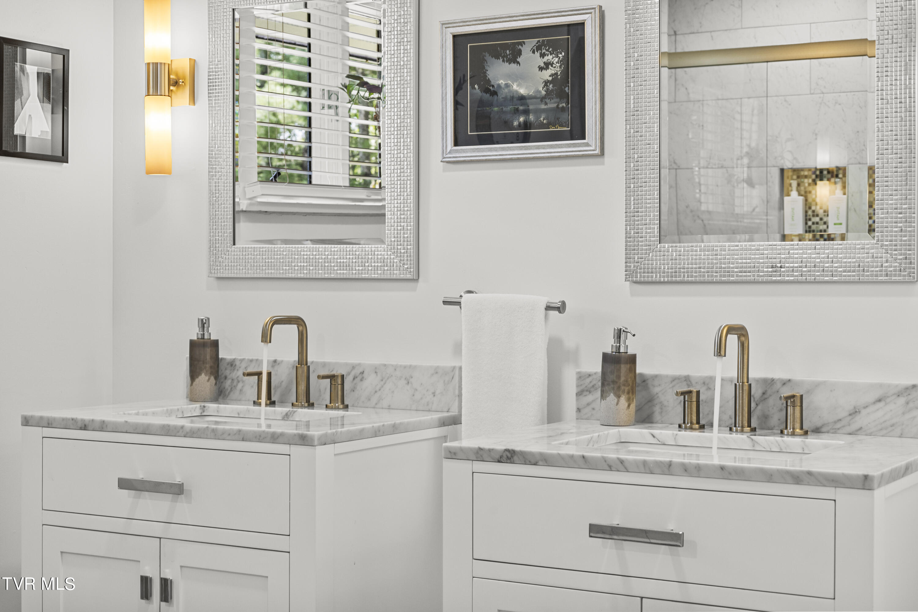 3 Beechwood Circle Johnson City, TN 37604 - Photo 25 of 66 Dual vanities