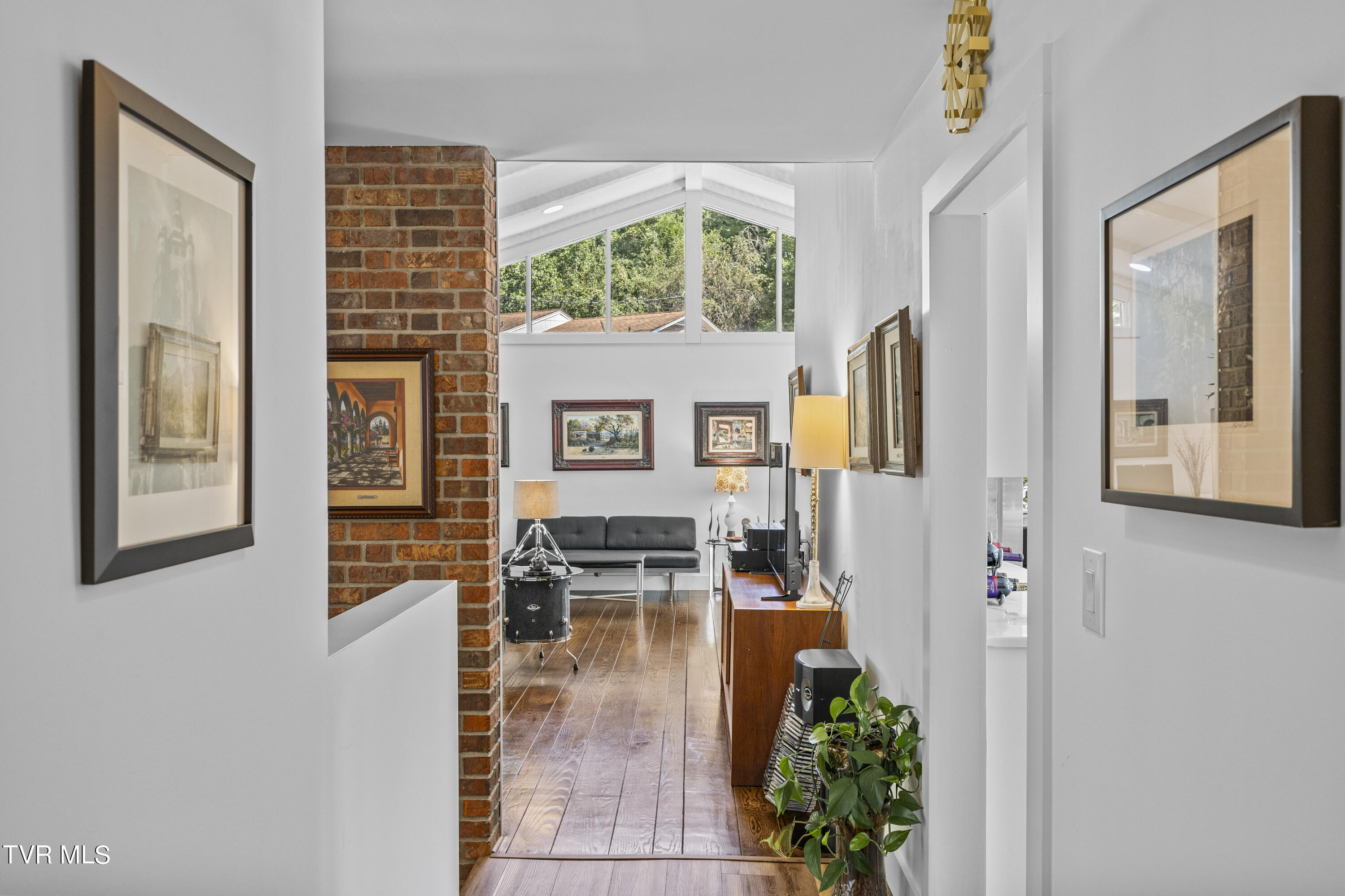 3 Beechwood Circle Johnson City, TN 37604 - Photo 34 of 66 Hallway looking toward living room