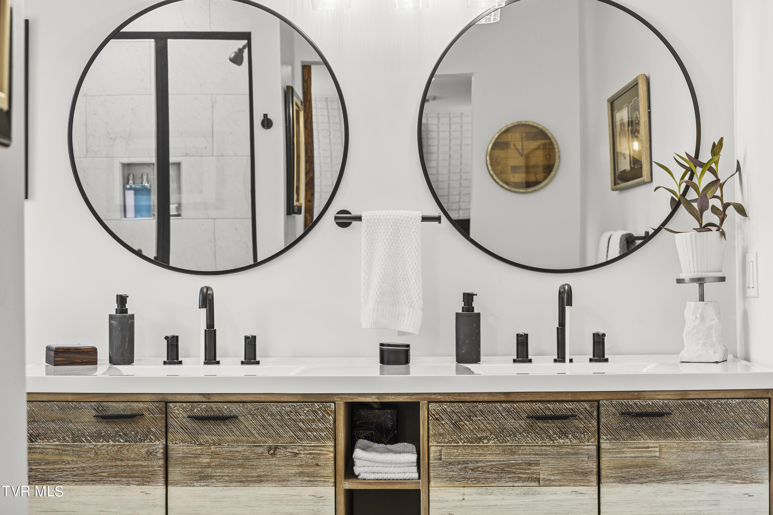 3 Beechwood Circle Johnson City, TN 37604 - Photo 46 of 66 Double vanity