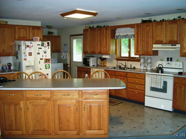 6807 Mill Creek Road Slatington, PA 18080 - Photo 2 of 36 Gallery Image 2