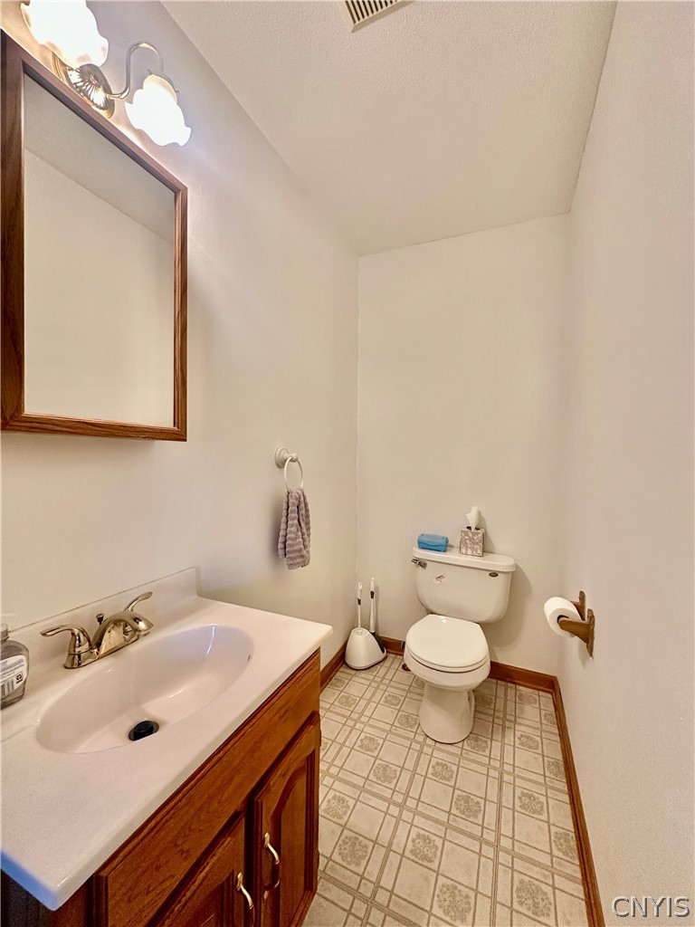 6368 Lakeshore Road Cicero, NY 13039 - Photo 14 of 18
