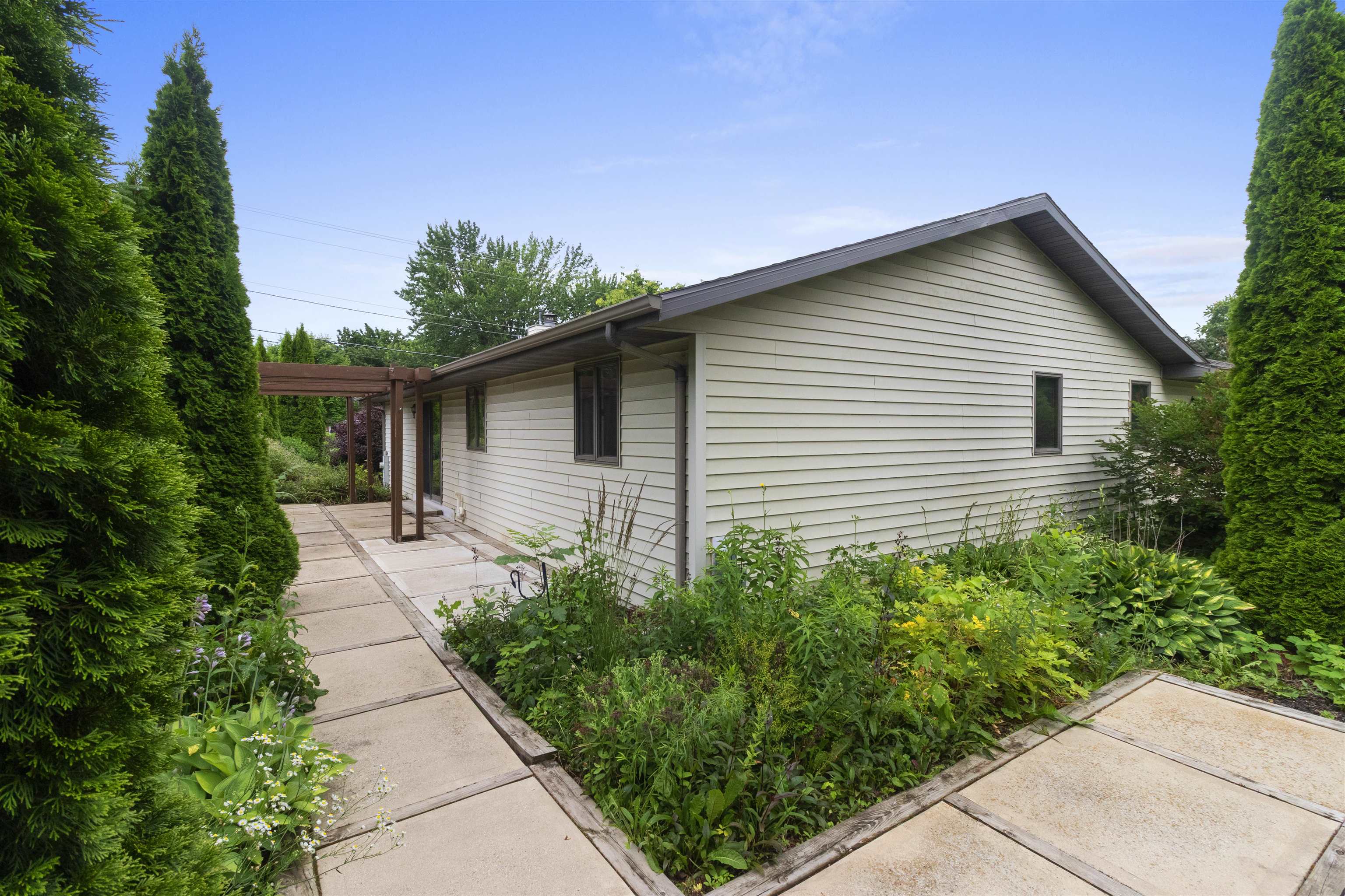 24 North Greves Court Appleton, WI 54914 - Photo 5 of 42