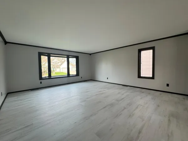 $634,900 | 116 Piccadilly Avenue, Mankato, MN 56001