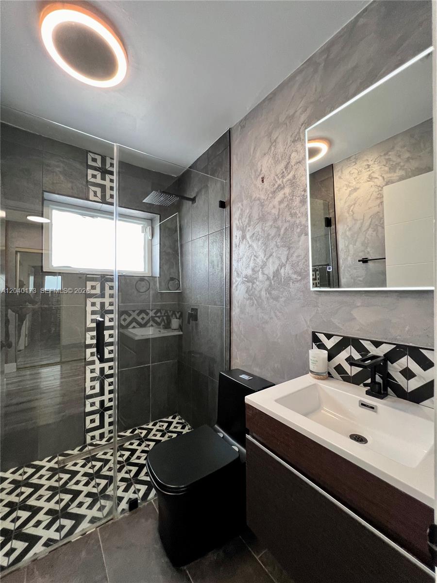 2425 Southwest 26th Lane Miami, FL 33133 - Photo 18 of 22