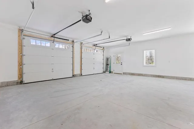 $589,000 | 1044 Ossipee Trail West, Standish, ME 04085