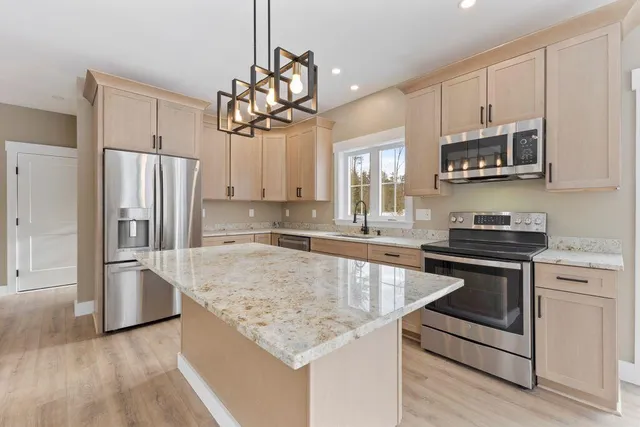 $589,000 | 1044 Ossipee Trail West, Standish, ME 04085