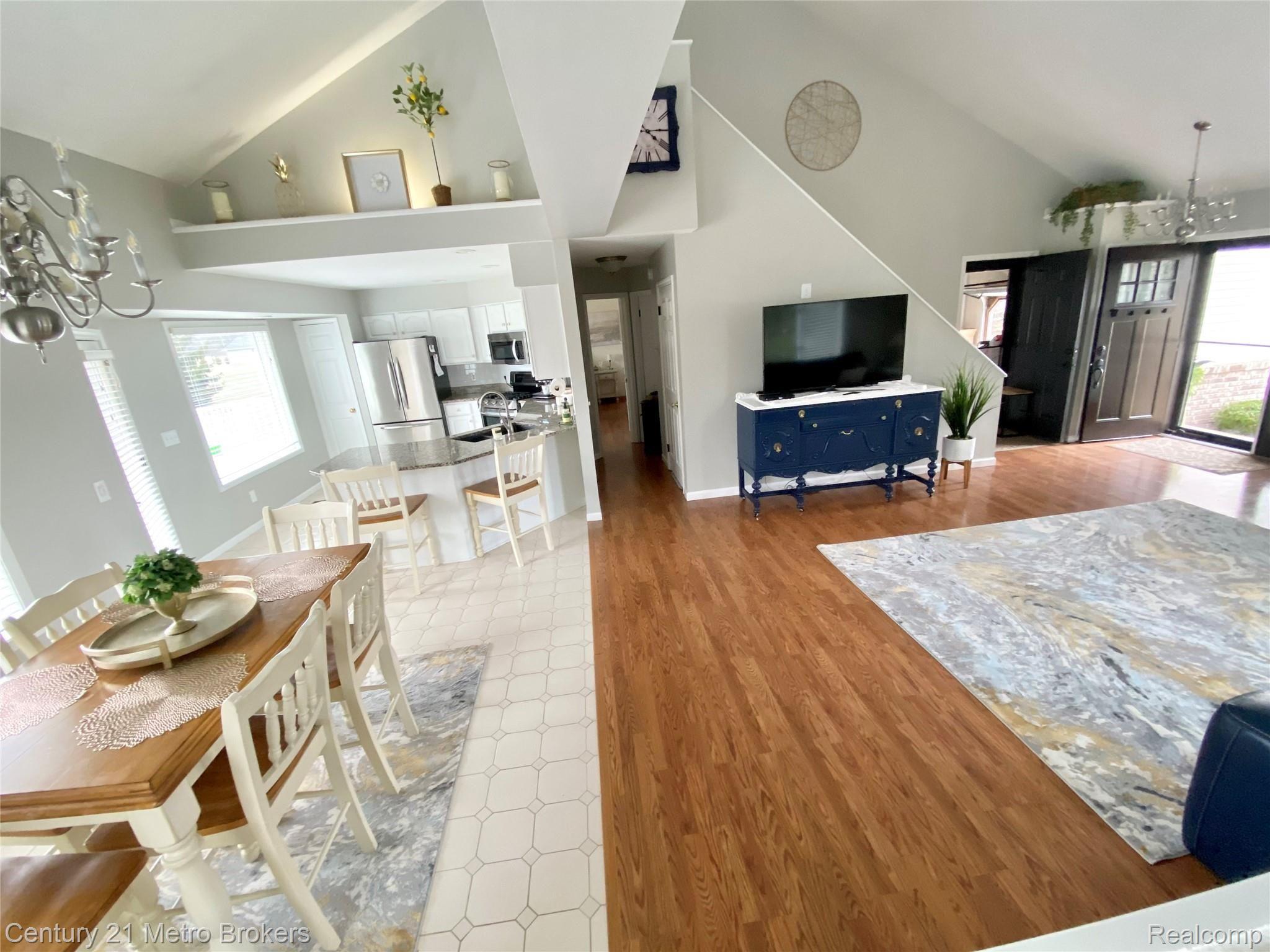 5485 North Henderson Road Davison, MI 48423 - Photo 5 of 31 EBDC604C-6828-4BF3-96E1-6EA0CFE89CC6.jpeg