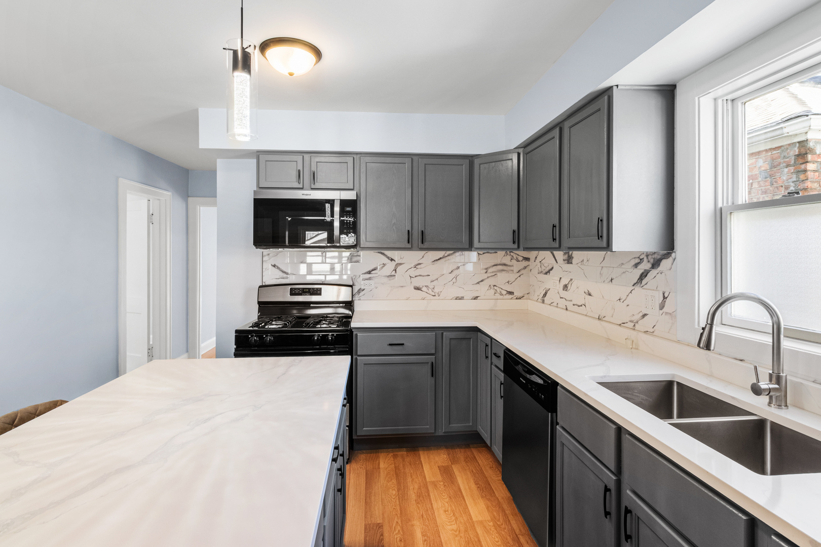 7424 57th Place Summit, IL 60501 - Photo 4 of 31