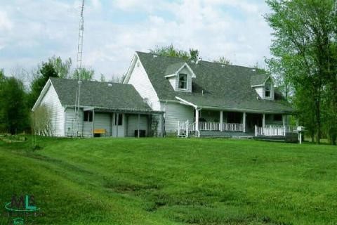 9755 Brandon Road Avoca, MI 48006 - Photo 2 of 7 768549-1.JPG