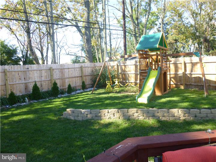 11 Vulcan Road Levittown, PA 19057 - Photo 3 of 25 Back Yard