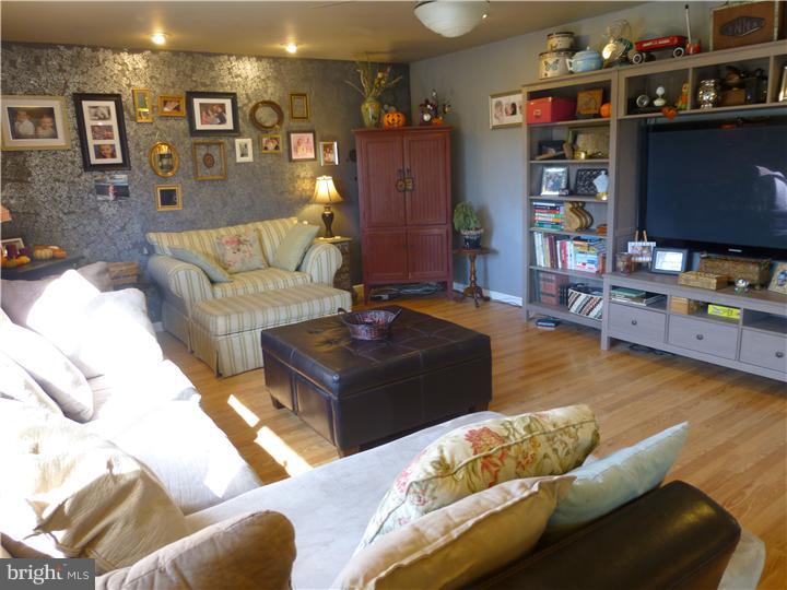 11 Vulcan Road Levittown, PA 19057 - Photo 6 of 25 Living Room