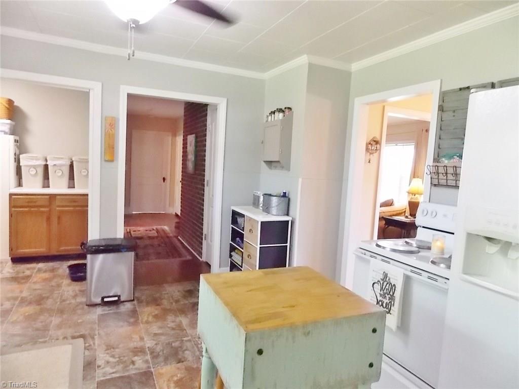 632 South Franklin Road Mount Airy, NC 27030 - Photo 6 of 20 Gallery Image 6