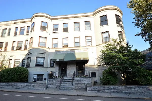 $3,800 | 35 St Paul Street, Unit 6, Brookline, MA 02446