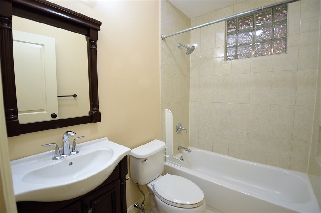 35 St Paul Street, Unit 6 Brookline, MA 02446 - Photo 7 of 11