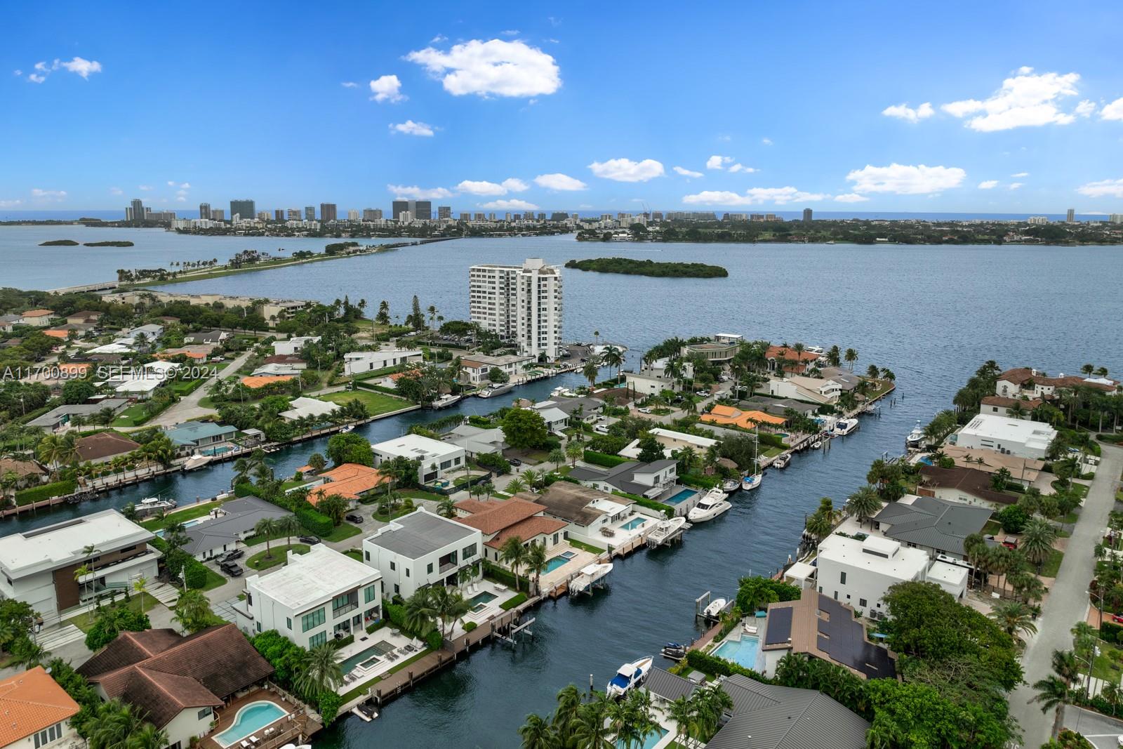 2040 Northeast 121st Road North Miami, FL 33181 - Photo 19 of 43