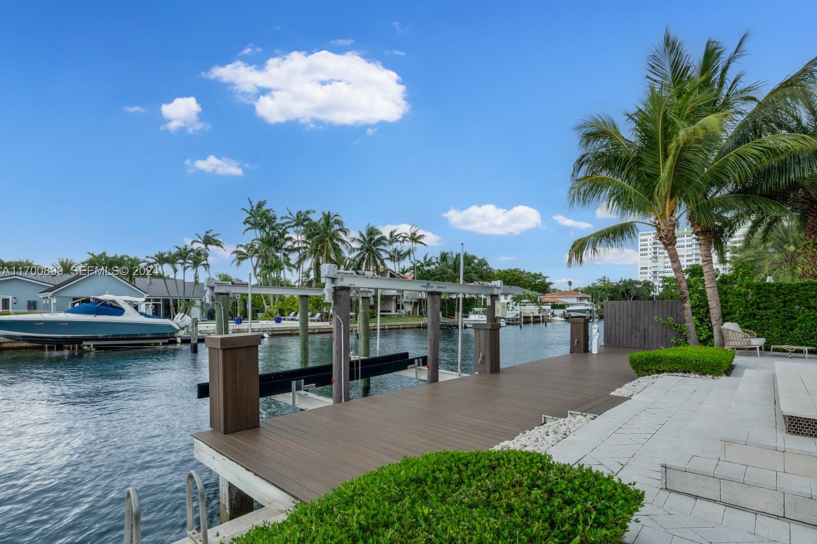 2040 Northeast 121st Road North Miami, FL 33181 - Photo 39 of 43