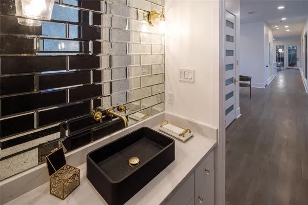 $6,300,000 | 10663 Memorial Drive, Houston, TX 77024