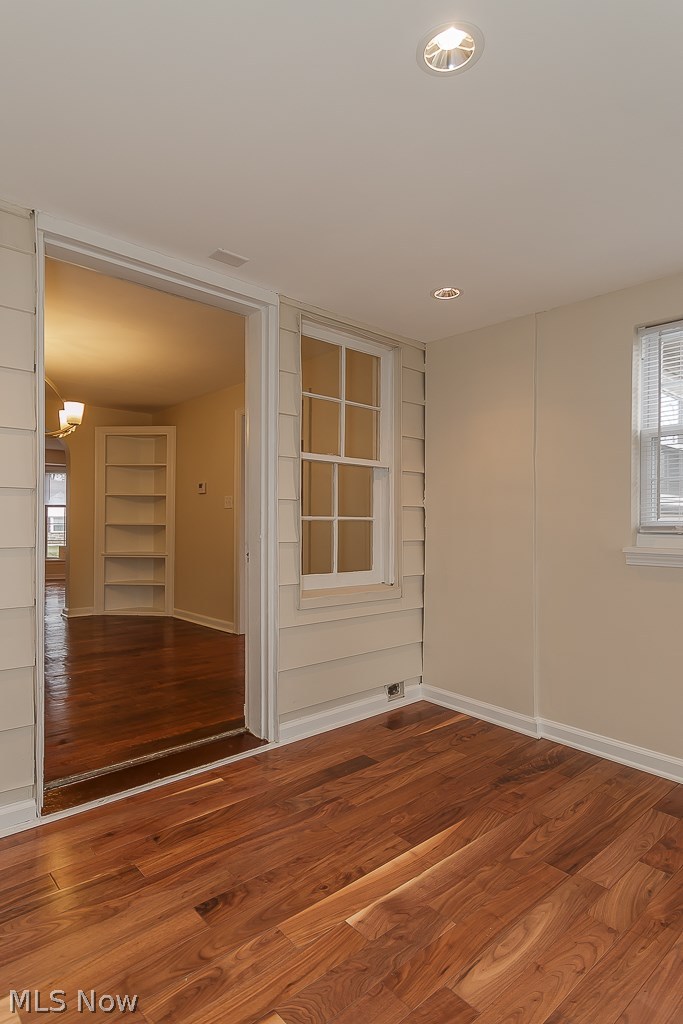 3729 Pennington Road Cleveland, OH 44120 - Photo 15 of 30