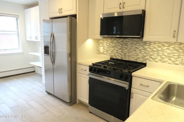 $4,000 | 68 Pemberwick Road, Unit 1, Greenwich, CT 06831