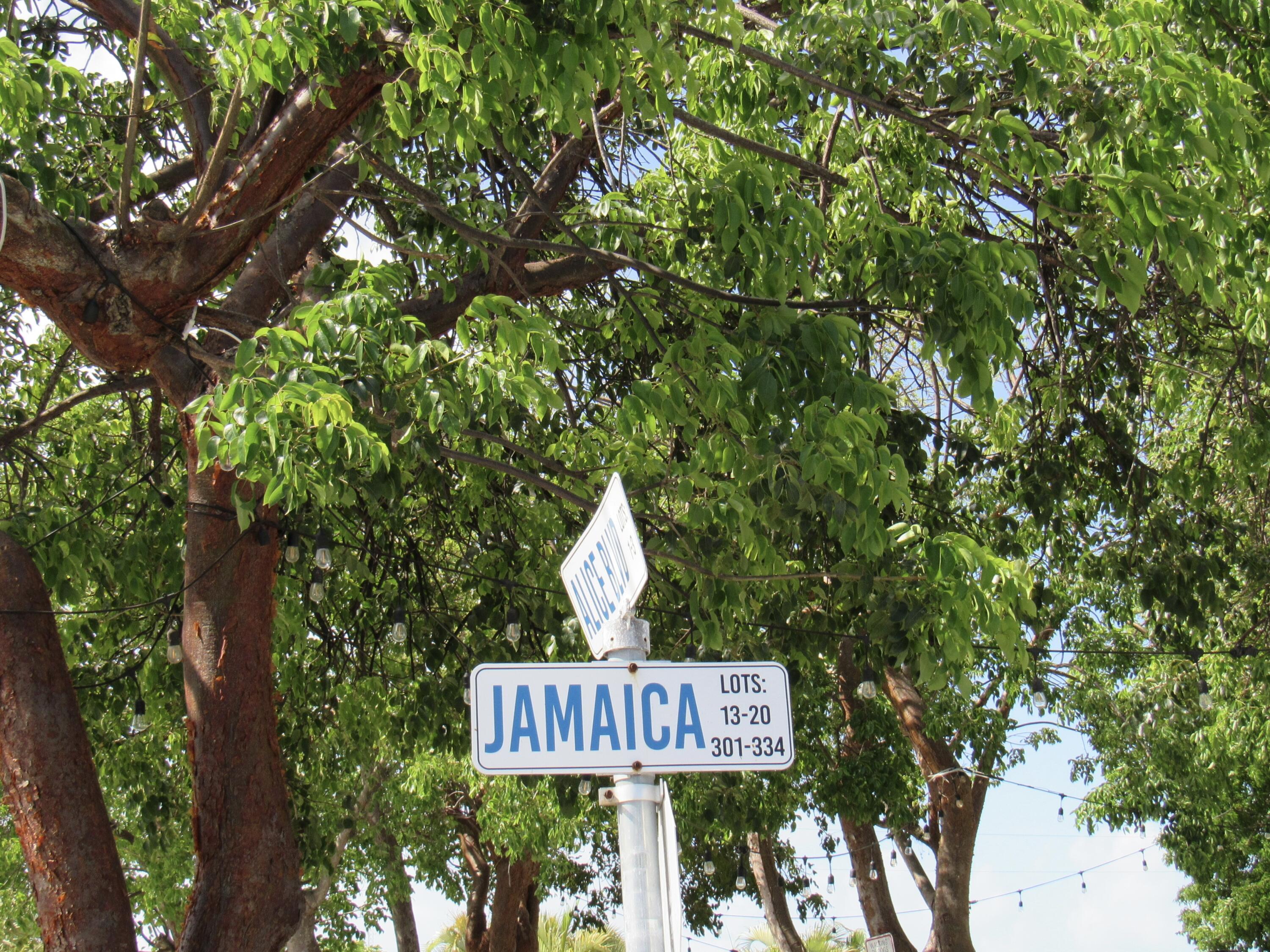 325 Calusa Street, Unit 15 Key Largo, FL 33037 - Photo 31 of 32 a view of a street sign