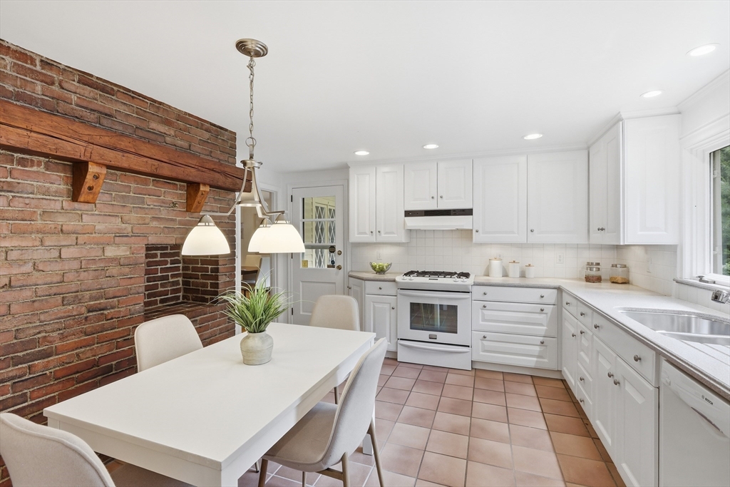 203 East Riding Drive Carlisle, MA 01741 - Photo 4 of 42 Gallery Image 4