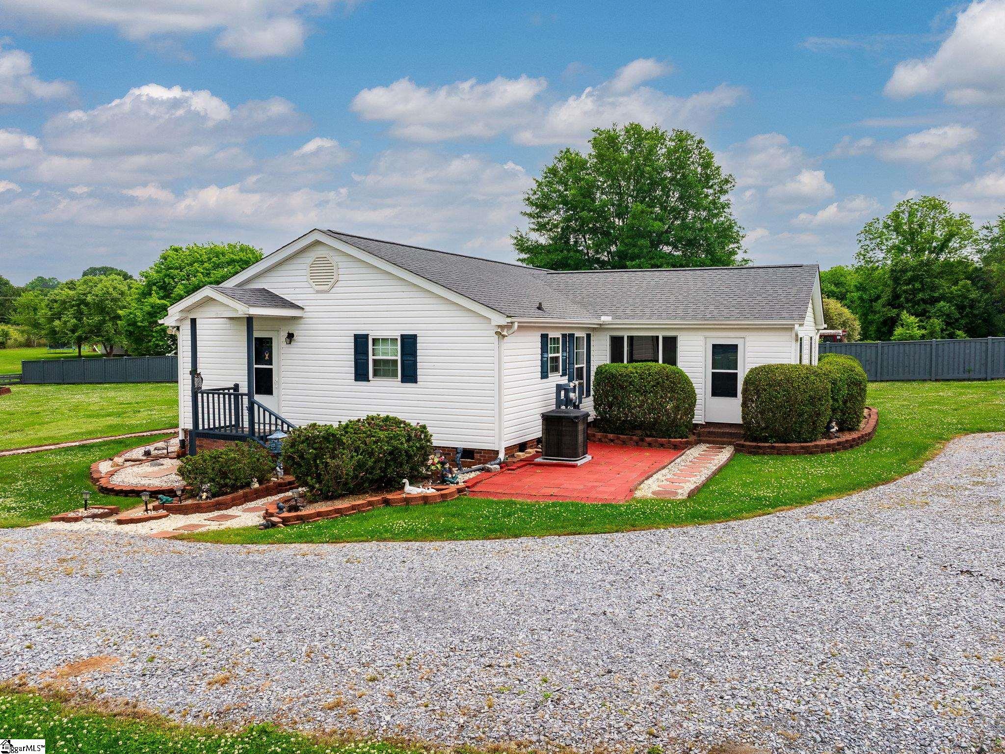 243 North Green River Road Gaffney, SC 29341 - Photo 29 of 36