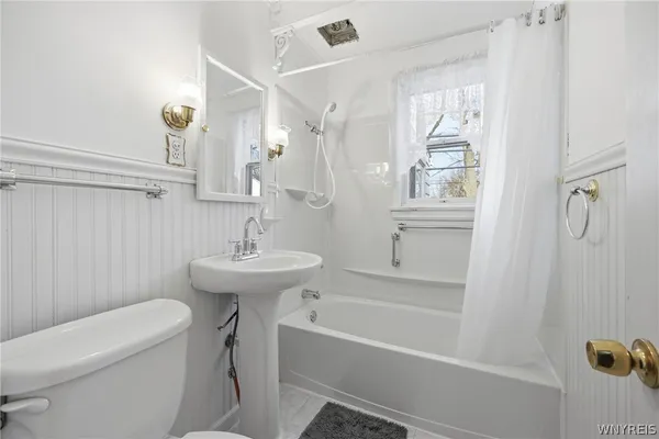 $239,900 | 221 Edgewood Avenue, Tonawanda, NY 14223