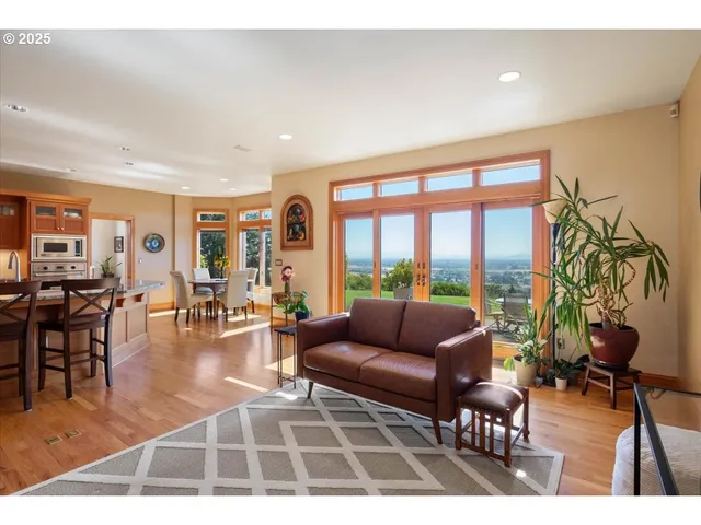 $1,350,000 | 6440 Northwest Sisters Place, Corvallis, OR 97330