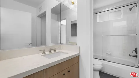 $2,100,000 | 696 Palisades Drive, Pacific Palisades, CA 90272