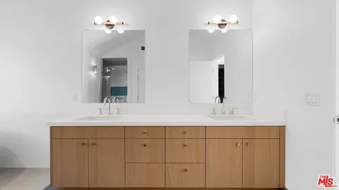 $2,100,000 | 696 Palisades Drive, Pacific Palisades, CA 90272