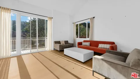 $2,100,000 | 696 Palisades Drive, Pacific Palisades, CA 90272