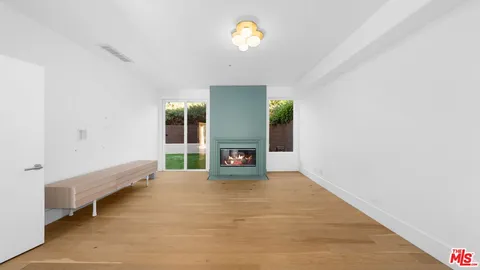 $2,100,000 | 696 Palisades Drive, Pacific Palisades, CA 90272