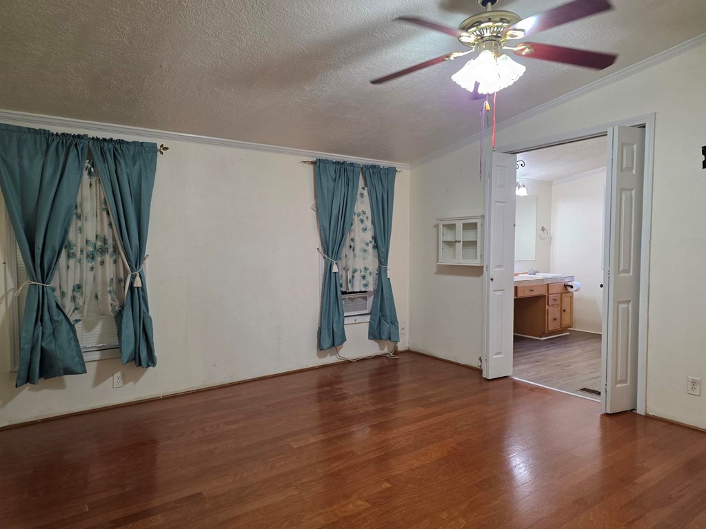 1723 Scott Road Kerrville, TX 78028 - Photo 12 of 25