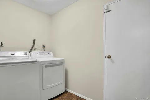 $819,000 | 21 East Hill Drive, Smithtown, NY 11787