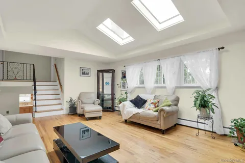 $819,000 | 21 East Hill Drive, Smithtown, NY 11787