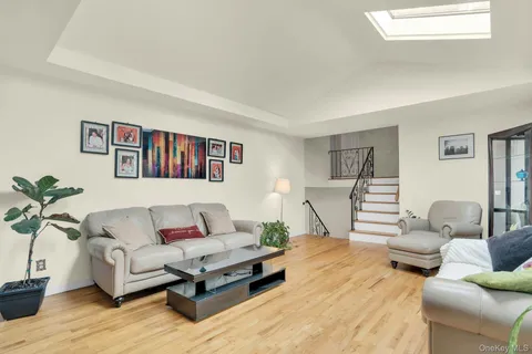 $819,000 | 21 East Hill Drive, Smithtown, NY 11787