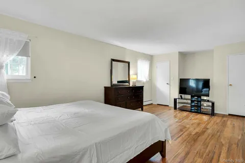 $819,000 | 21 East Hill Drive, Smithtown, NY 11787