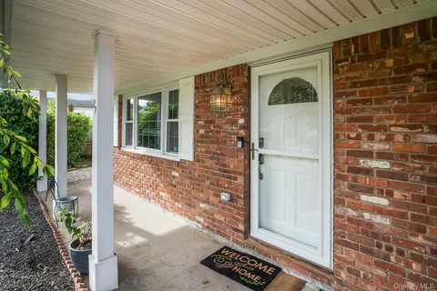 $819,000 | 21 East Hill Drive, Smithtown, NY 11787