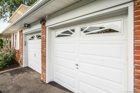 $819,000 | 21 East Hill Drive, Smithtown, NY 11787