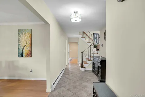 $819,000 | 21 East Hill Drive, Smithtown, NY 11787