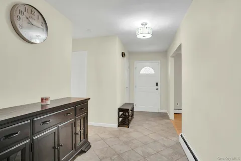 $819,000 | 21 East Hill Drive, Smithtown, NY 11787