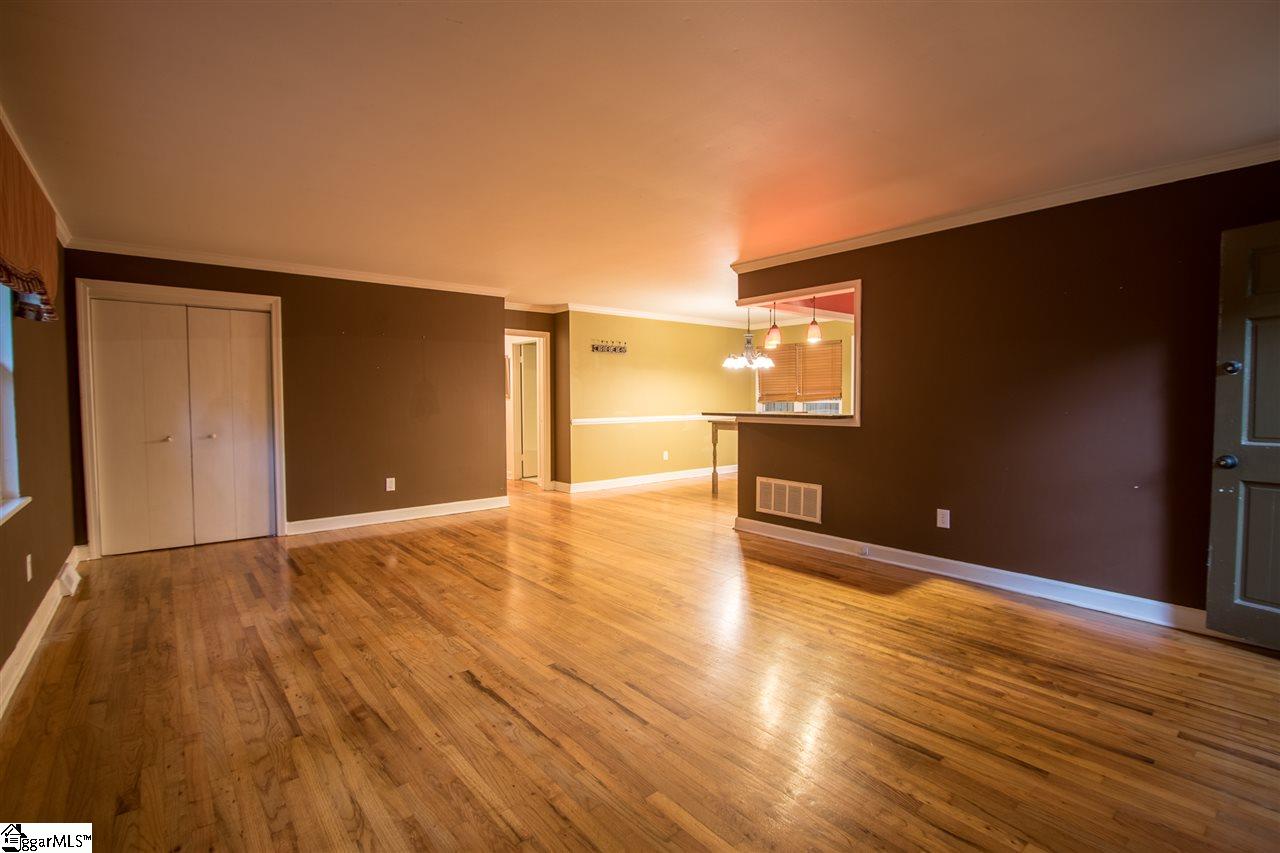 218 Chick Springs Road Greenville, SC 29609 - Photo 9 of 25 Gallery Image 9