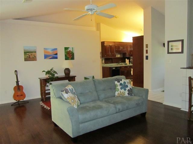 525 Turnberry Road Cantonment, FL 32533 - Photo 6 of 27 Gallery Image 6