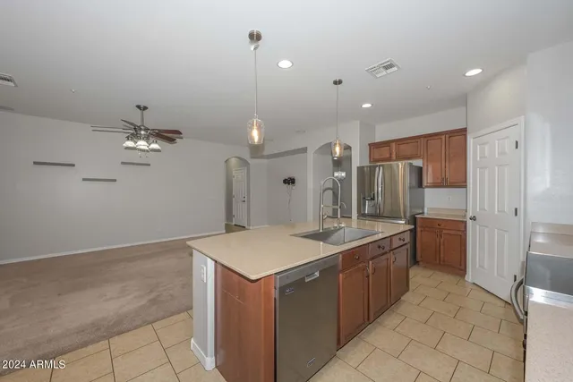 $2,400 | 31098 North 137th Avenue, Peoria, AZ 85383