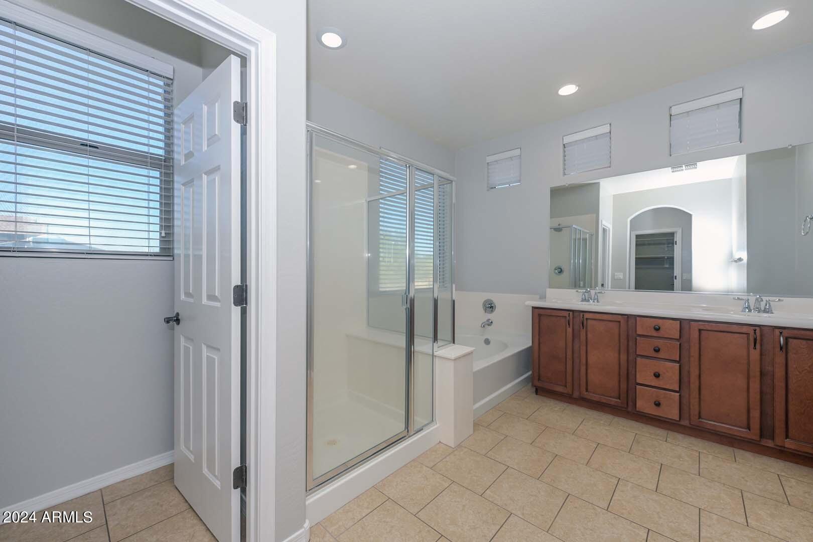 31098 North 137th Avenue Peoria, AZ 85383 - Photo 35 of 57 Primary Bath2