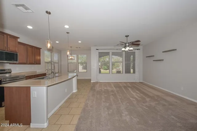 $2,400 | 31098 North 137th Avenue, Peoria, AZ 85383