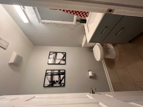 $2,495 | 610 Lakeridge Court, Naperville, IL 60563