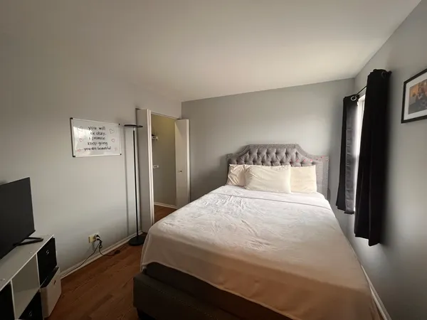 $2,495 | 610 Lakeridge Court, Naperville, IL 60563