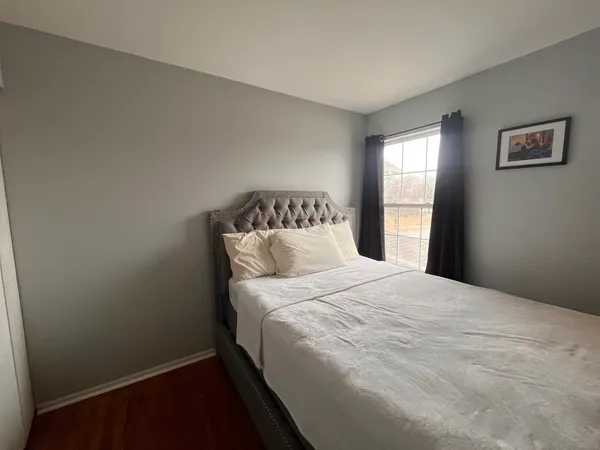 $2,495 | 610 Lakeridge Court, Naperville, IL 60563